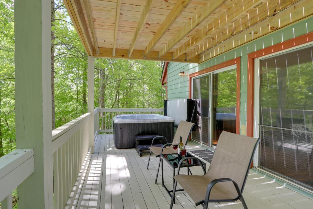 Вилла Blue Ridge Getaway With Hot Tub And Seasonal View! Экстерьер фото